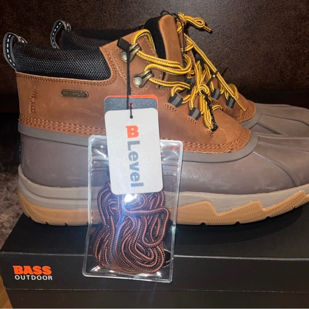GH Bass men’s brown/tan Rugged hiker style Field duck boots size 13M NWT